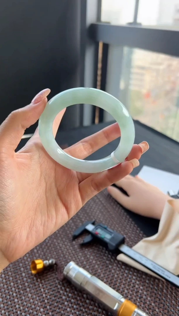 【闪购商品】翡翠手镯未镶嵌49号56.4*11.1*11.2