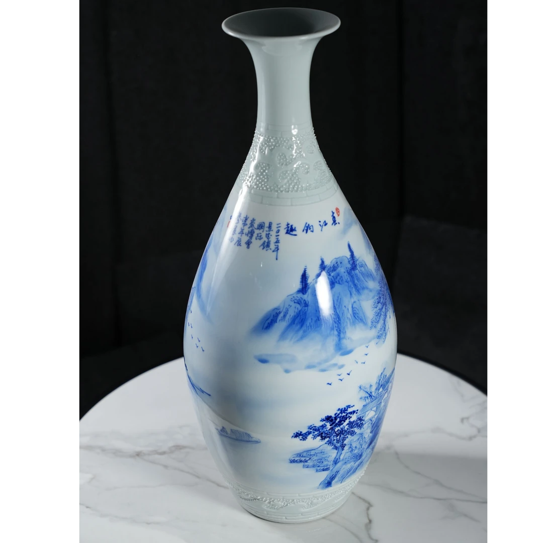 景德镇陶瓷影青雕刻橄榄瓶