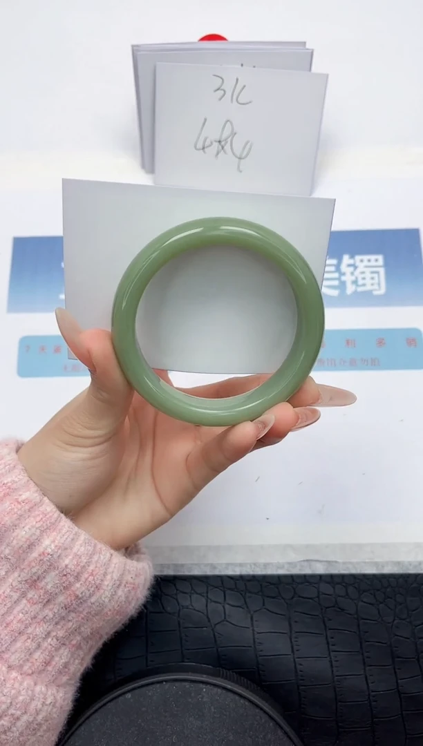 【闪购商品】石英质玉手镯未镶嵌L168-56.7