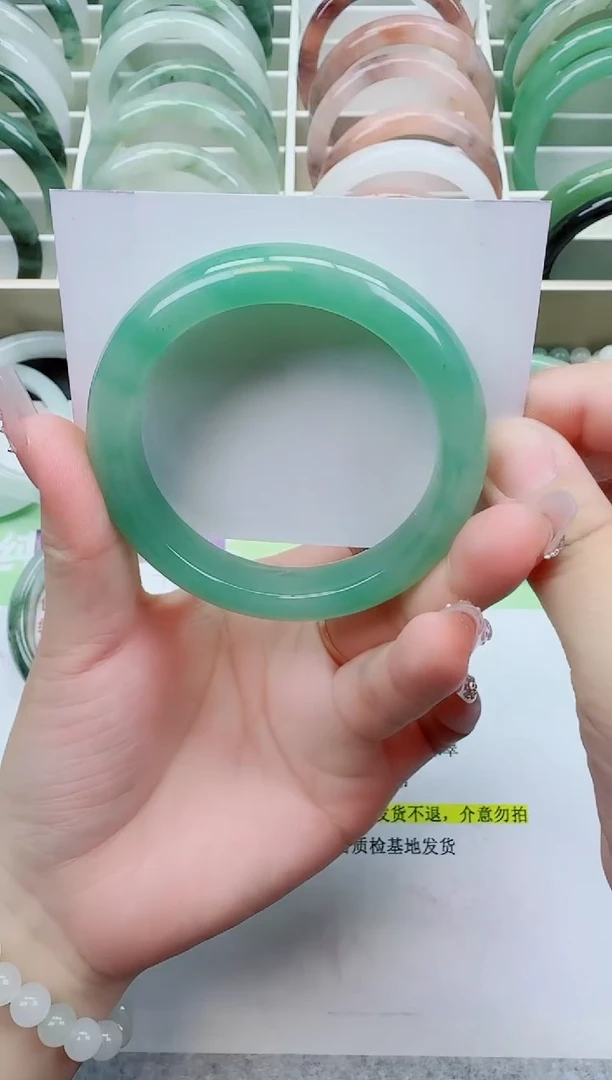 【闪购商品】石英质玉手镯未镶嵌74/58圈