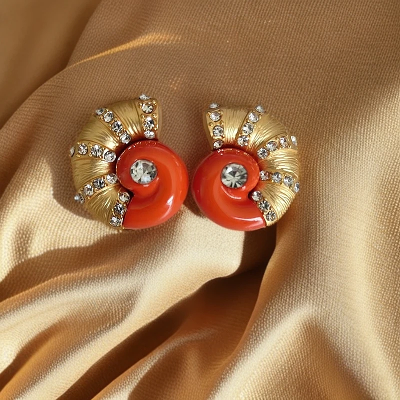 合金亚克力耳饰 2133 气质时尚简约百搭复古中古精致蜗牛耳环