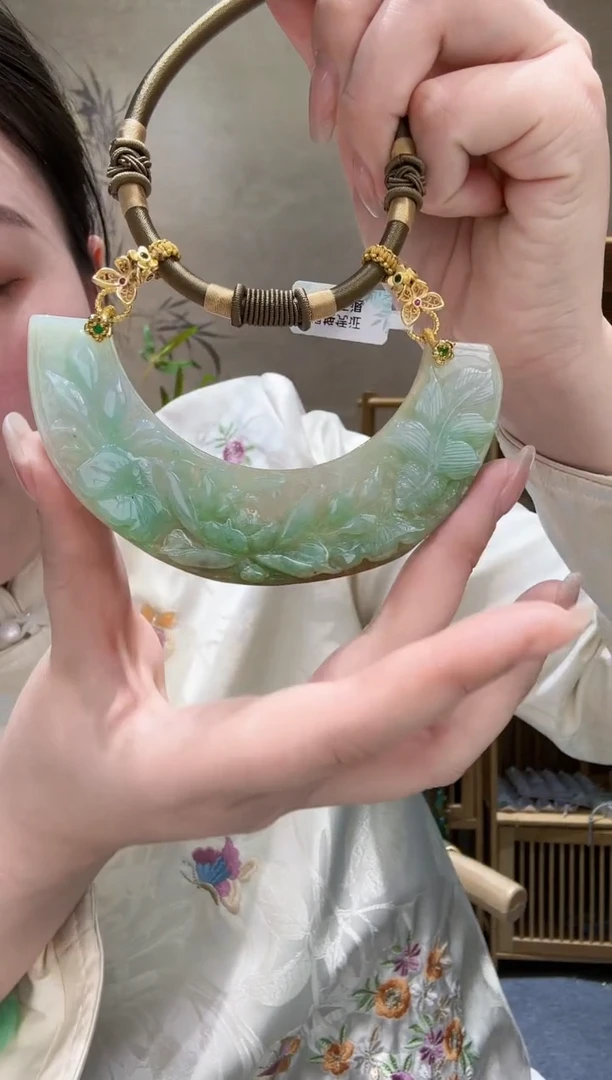 【闪购商品】翡翠颈饰未镶嵌吊坠