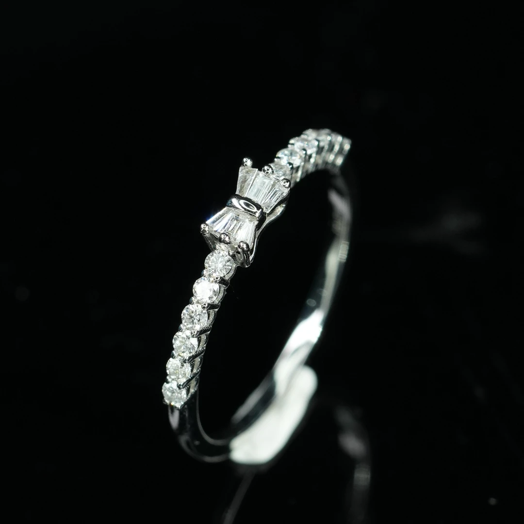 钻石戒指18K金镶嵌戒指镶钻满钻气质时尚女士轻奢