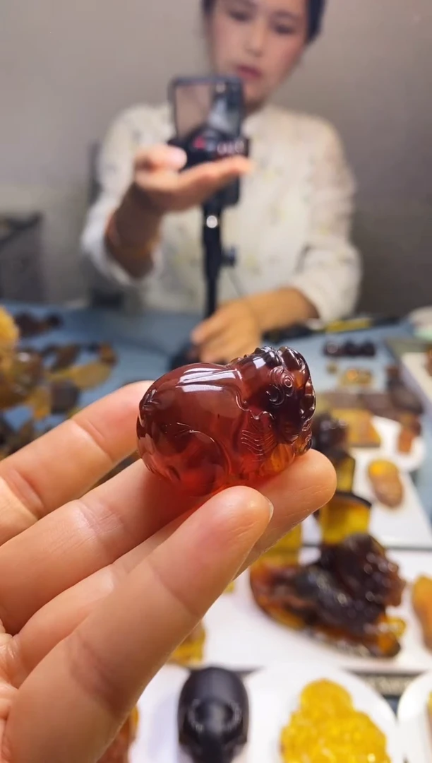 未镶嵌颈饰琥珀SN35-6（貔貅）