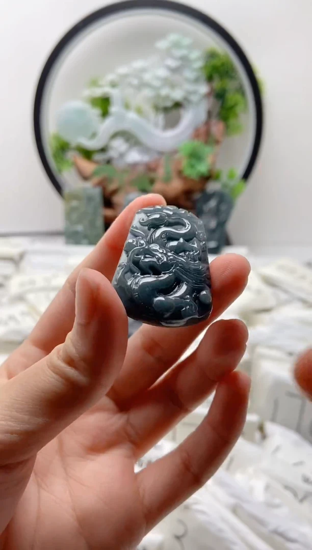 翡翠未镶嵌颈饰龙牌【品质一般能接受再拍】