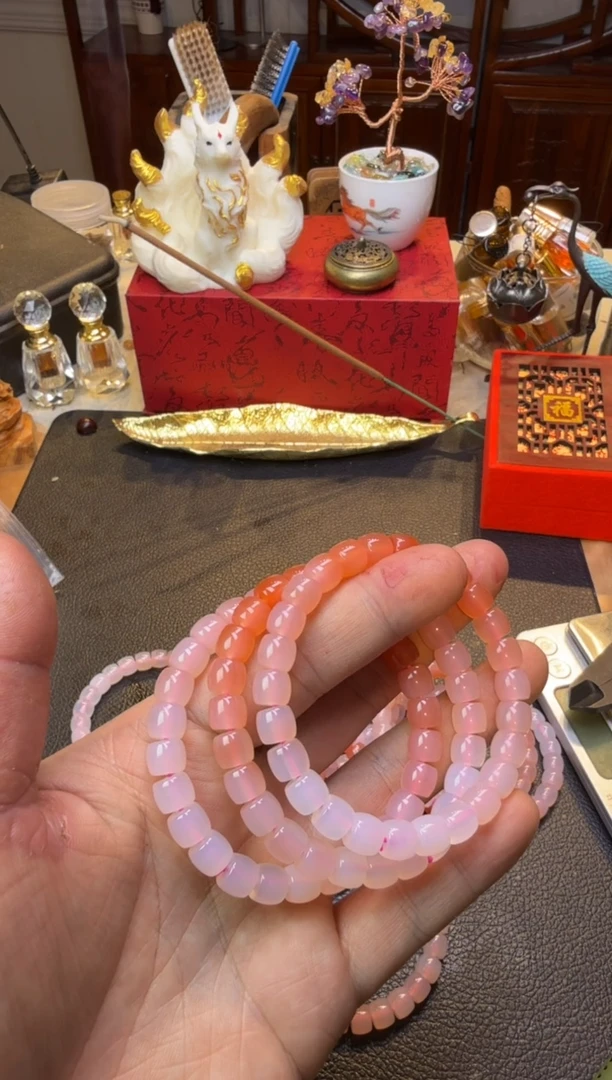 【闪购商品】玛瑙/玉髓手串未镶嵌盐源玛瑙7X8单圈直切发其一