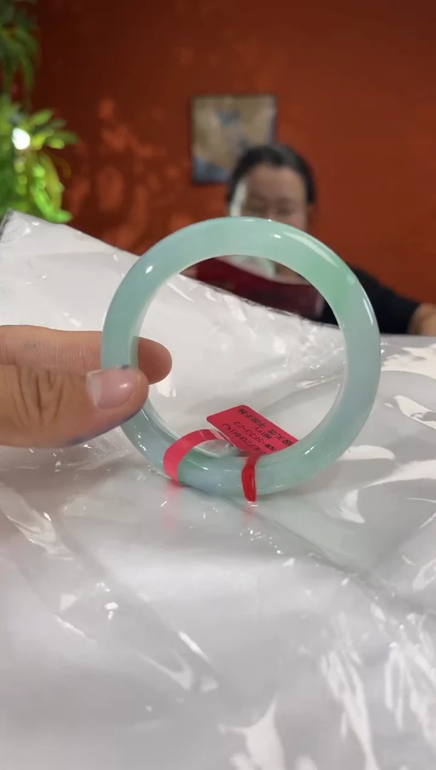 未镶嵌手镯翡翠翡翠手镯