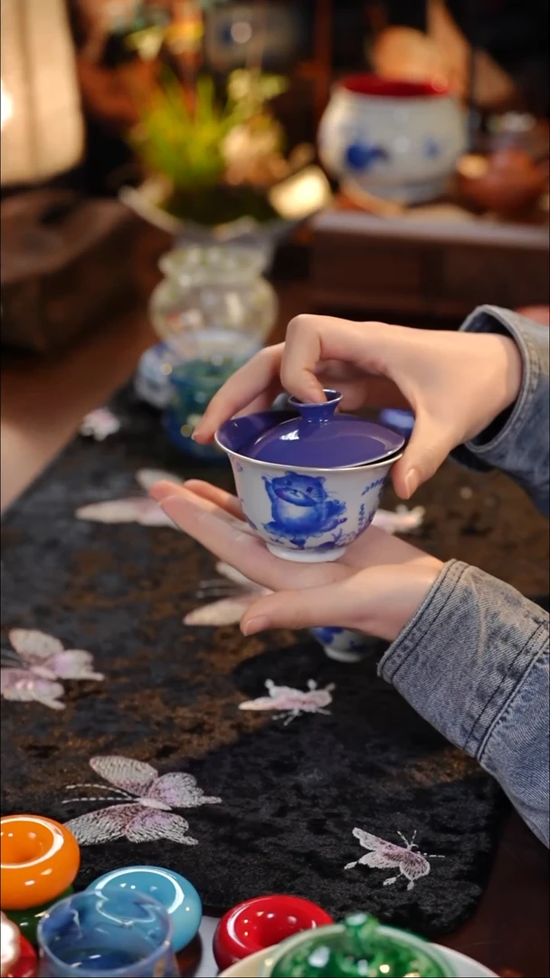 盖碗 ···········
