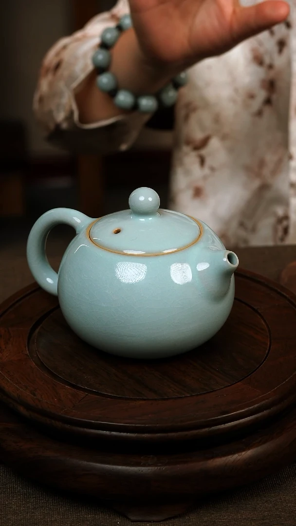 瓷片056汝瓷西施壶200ml 微瑕