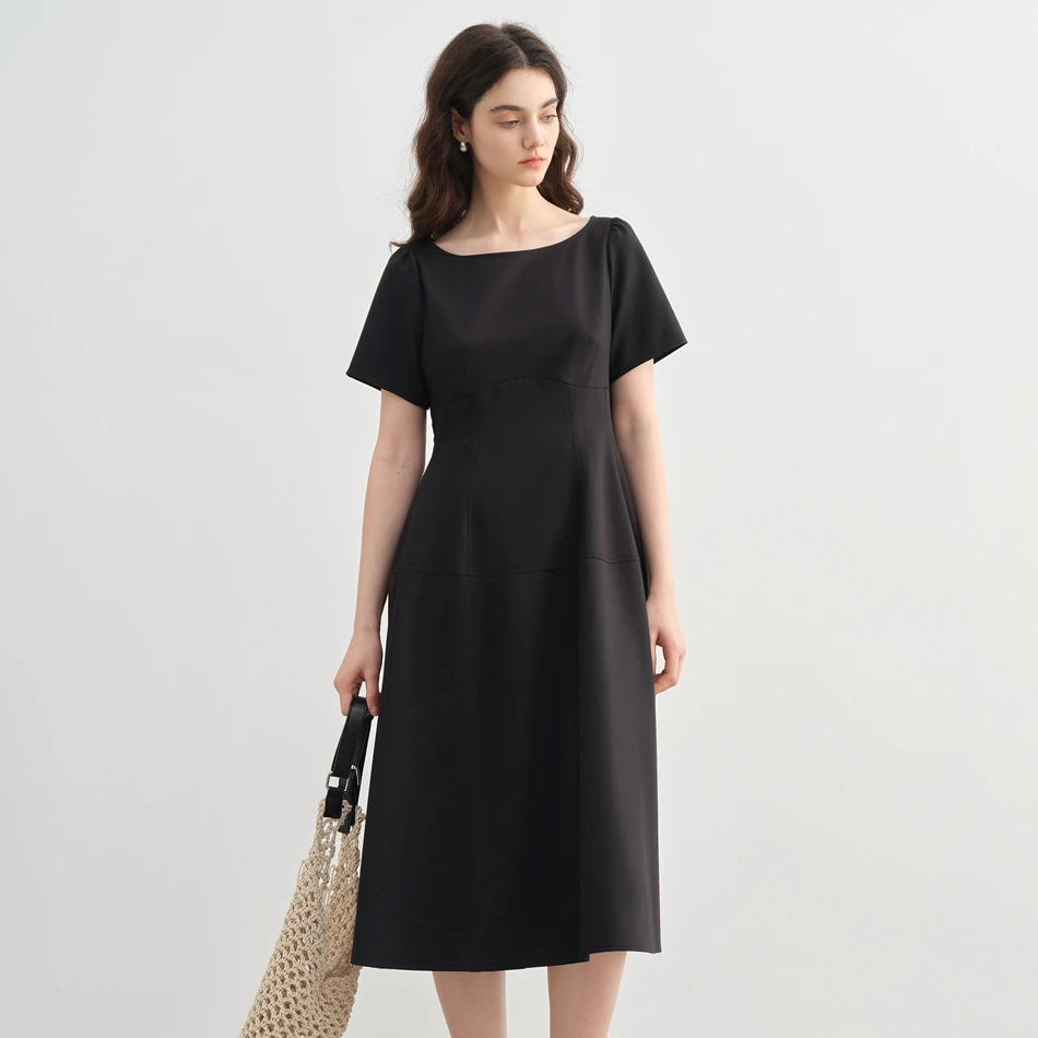 大码女装时尚简约一字领连衣裙中长款赫本小黑裙25DS82283