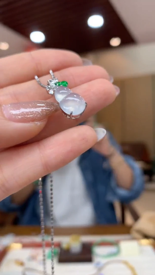 吊坠(不含链)18K金镶嵌翡翠葫芦