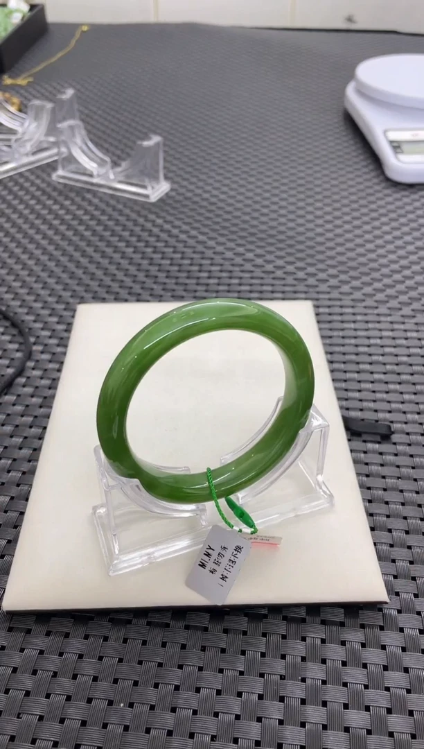 【闪购商品】和田玉手镯一条59+未镶嵌(多样性发一件) Z0635