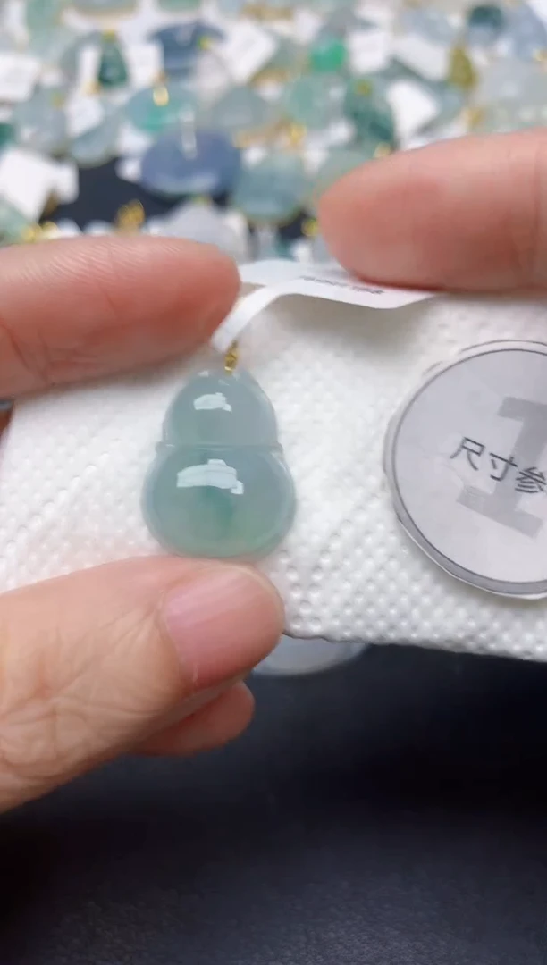 颈饰18K金镶嵌翡翠天然缅甸A货翡翠
