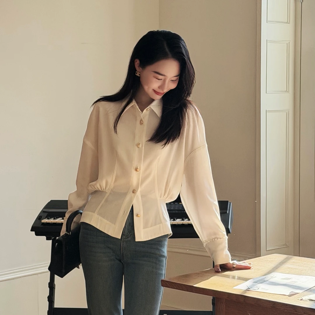 HELA AOMI“极简主义”白色落肩收腰优雅时尚感通勤风捏皱廓形衬衫