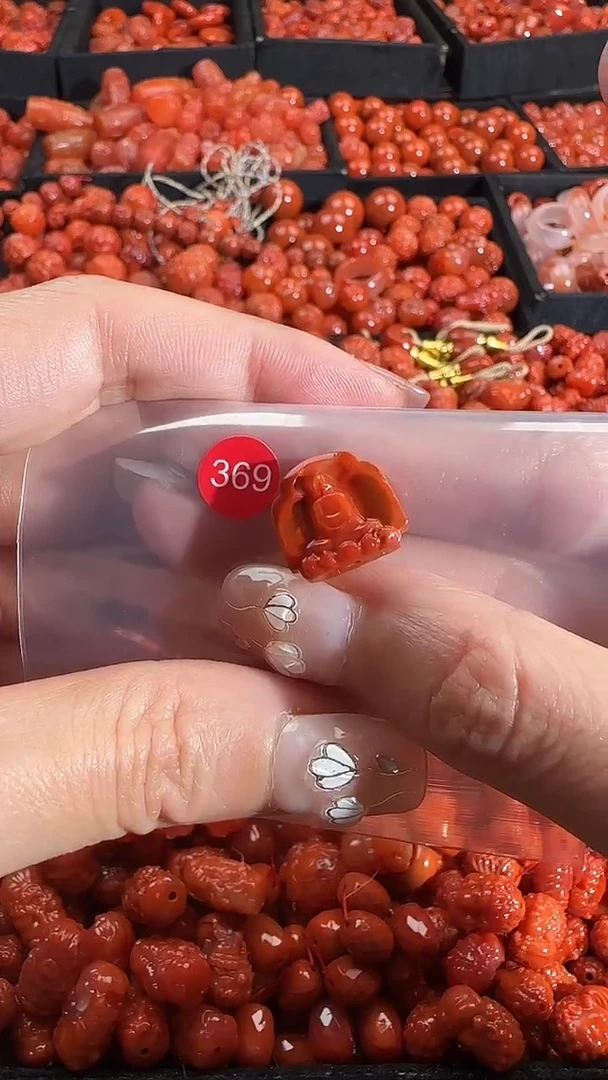 颈饰未镶嵌南红玛瑙1