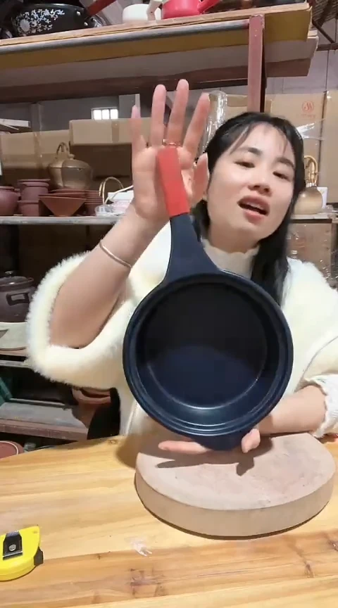 陶瑕疵蓝色手把锅不带盖不圆