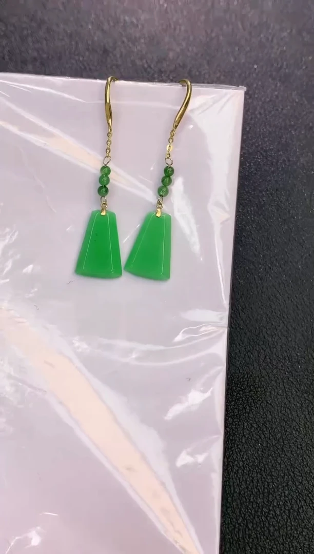 18K金镶嵌翡翠耳饰赠礼盒证书 珍珍