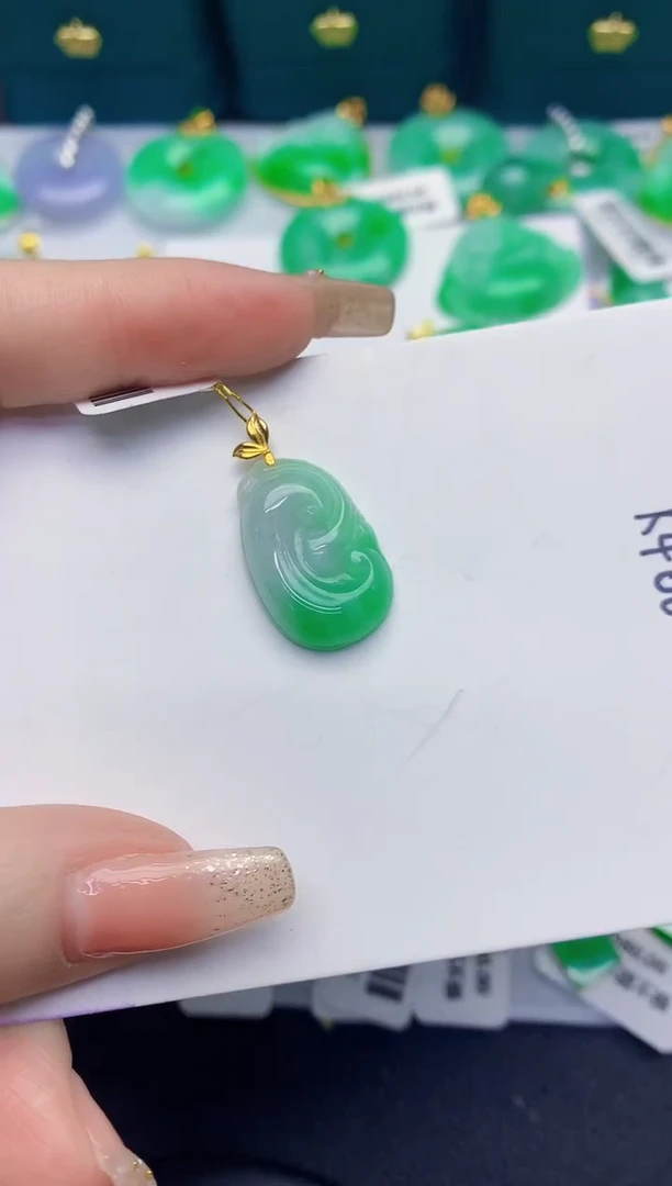 颈饰18K金镶嵌翡翠00000