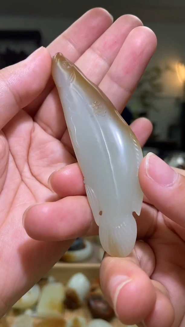 未镶嵌和田玉把件新疆和田玉且末料鱼手把件