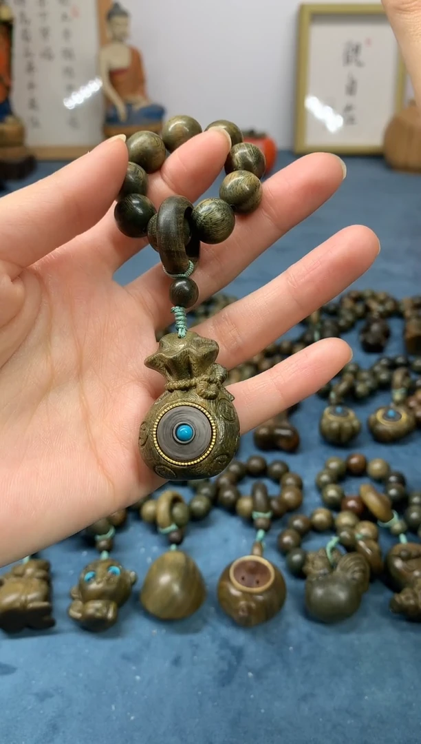 【闪购商品】维腊木（绿檀）把件赚钱袋 盘玩件