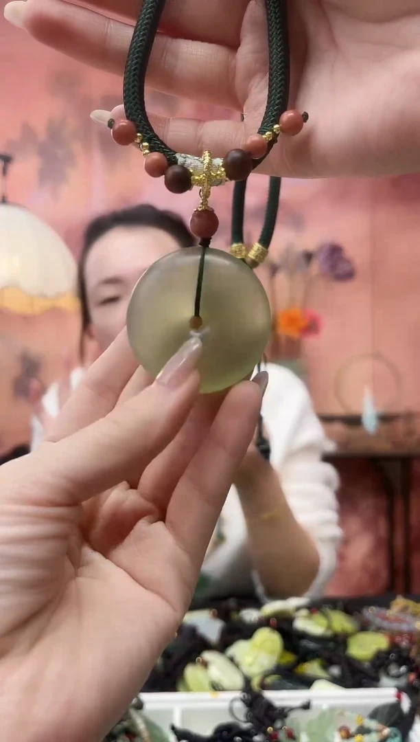 未镶嵌岫玉吊坠·