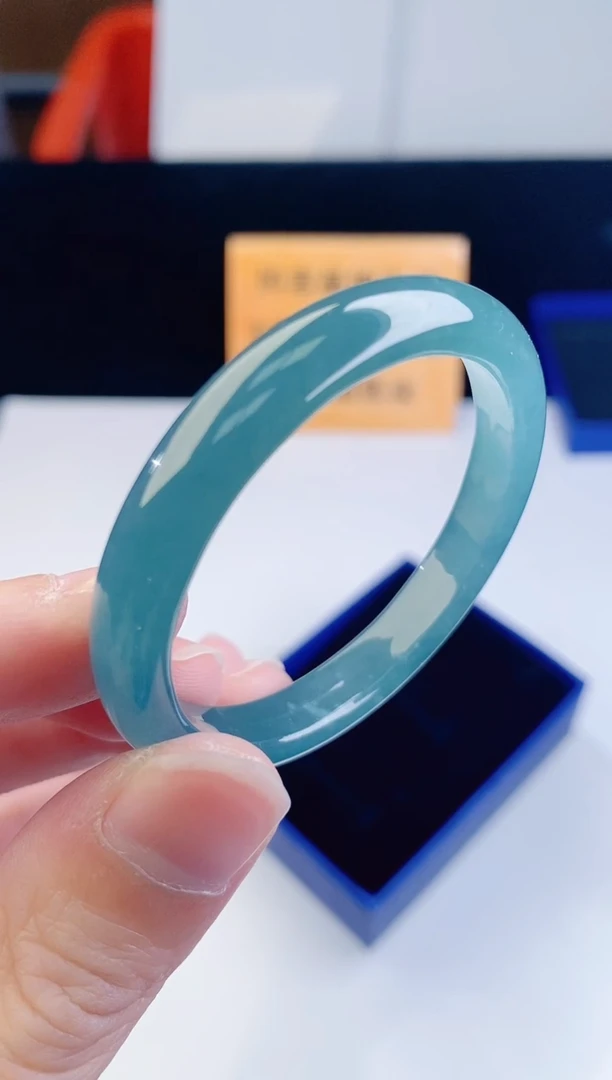 颈饰未镶嵌翡翠`