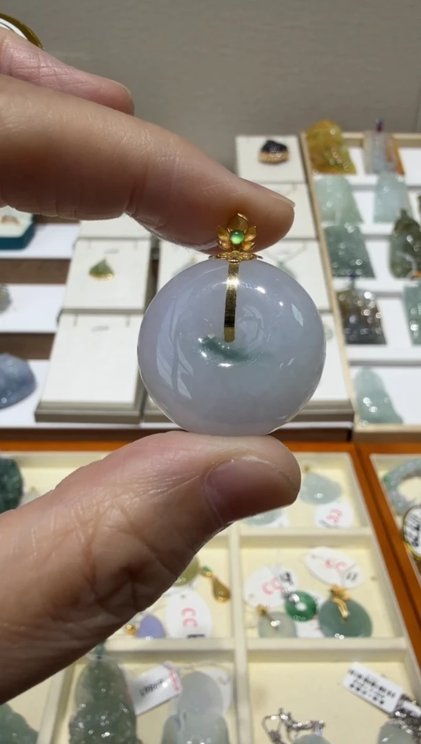 18K金镶嵌挂件翡翠A货翡翠多样性孤品