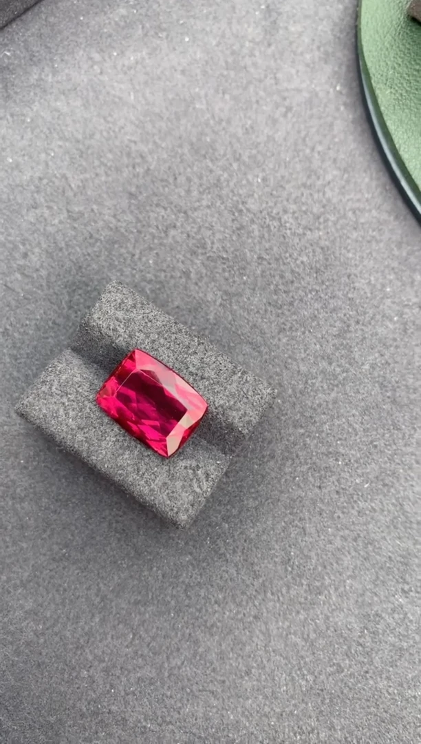 【闪购商品】碧玺裸石未镶嵌7.5ct卢比莱