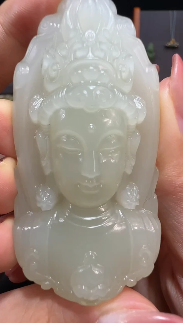 颈饰18K金镶嵌和田玉1