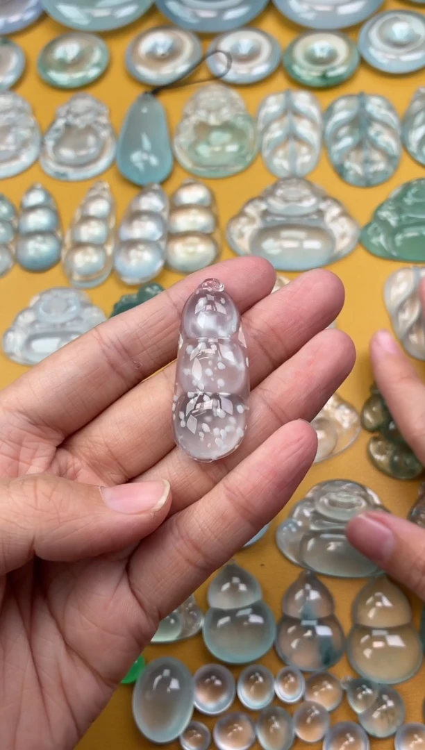 吊坠(不含链)未镶嵌翡翠54 豆子 40.1 16.4 5.5