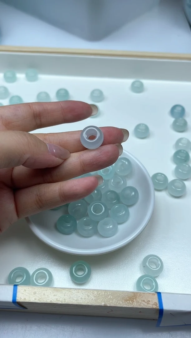 玛瑙/玉髓散珠未镶嵌D628冰晴 面包扣5个9.9元