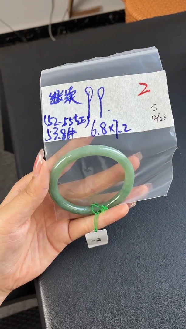 未镶嵌定制翡翠繼****`未镶嵌定制翡翠毛货需精细抛光多样性发1件