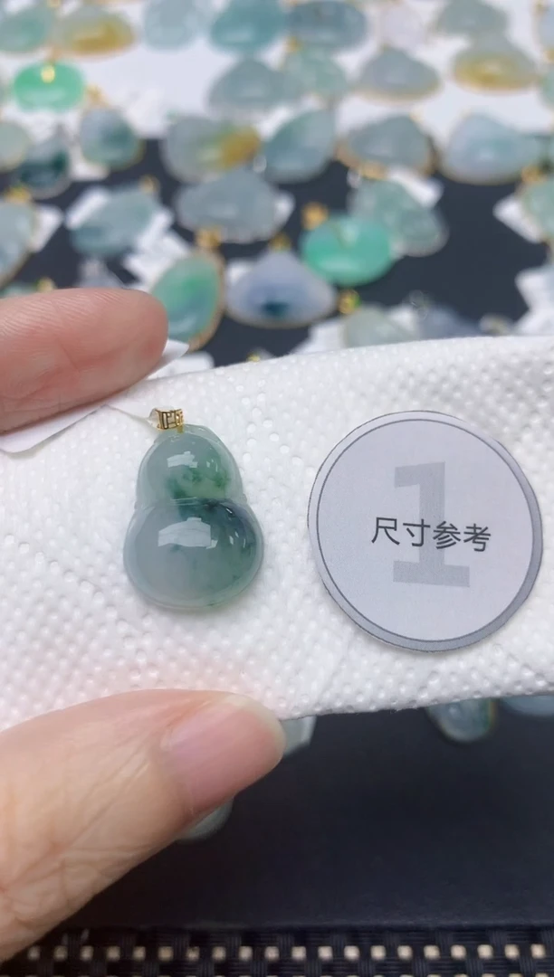 颈饰18K金镶嵌翡翠天然缅甸A货翡翠