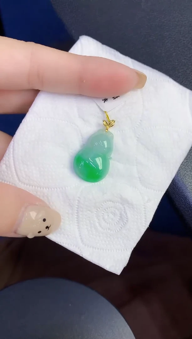 颈饰18K金镶嵌翡翠缅甸天然翡翠A货