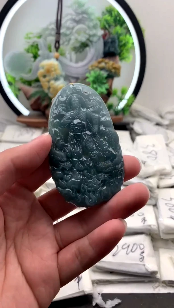 【闪购商品】翡翠颈饰未镶嵌关公