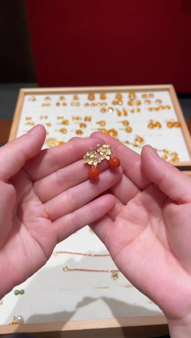 颈饰银S925镀金镶嵌南红玛瑙花花耳钉