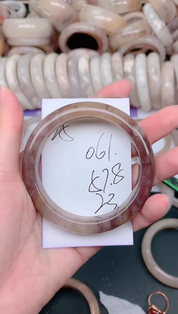 未镶嵌手镯石英质玉061