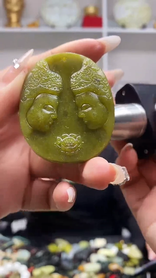 未镶嵌岫玉吊坠
