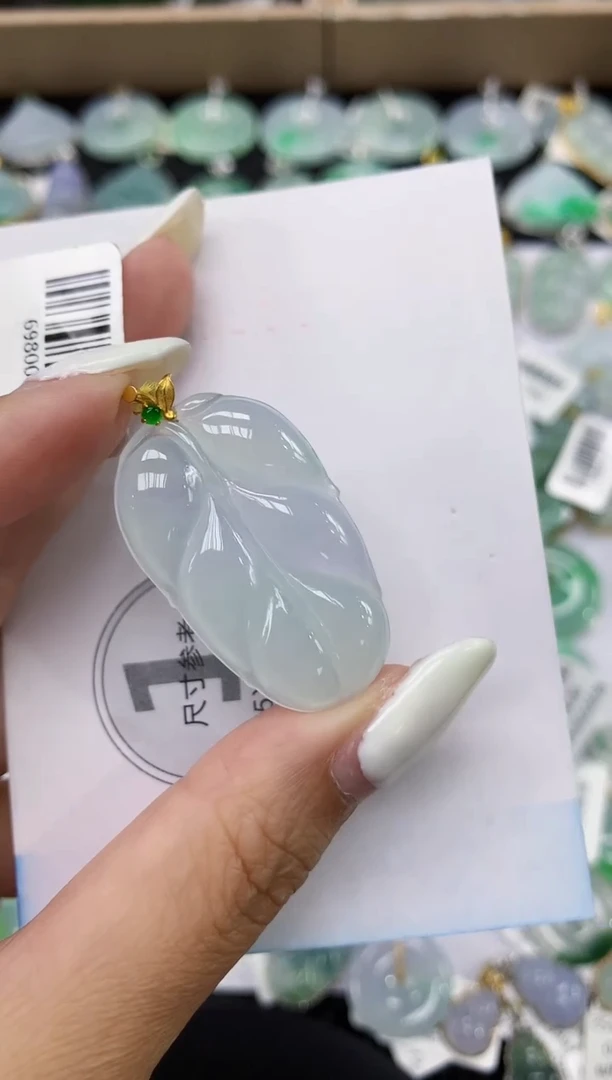 颈饰18K金镶嵌翡翠11111111111