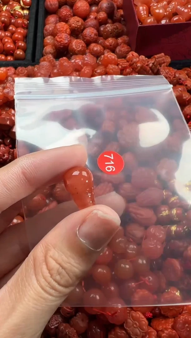 南红玛瑙未镶嵌颈饰1