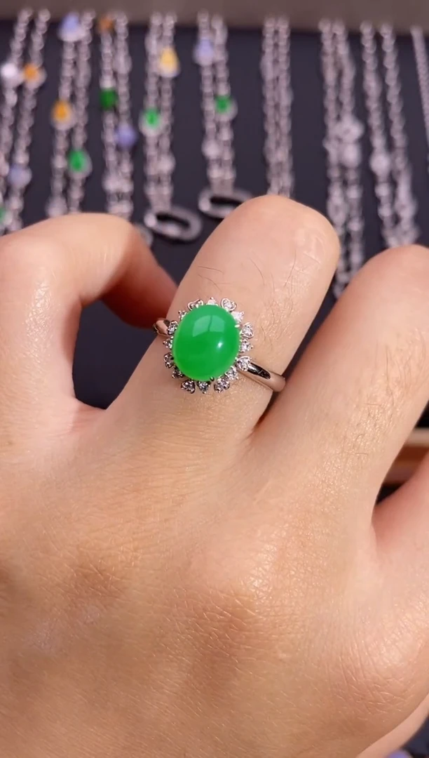 翡翠戒指18K金镶嵌戒指