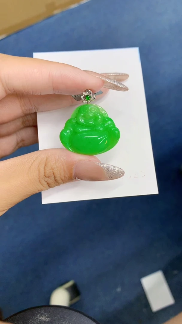 颈饰18K金镶嵌翡翠T**y1