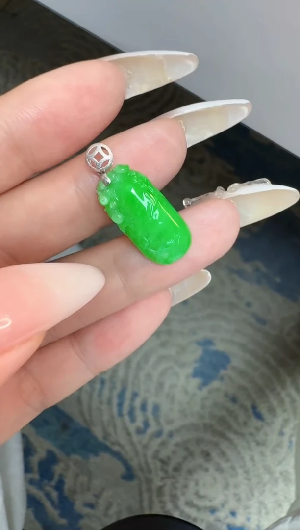 翡翠18K金镶嵌吊坠(不含链)天然缅甸A货翡翠