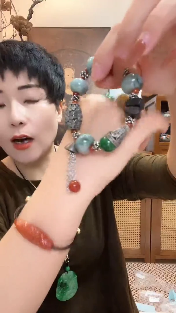 吊坠(赠链)未镶嵌翡翠597