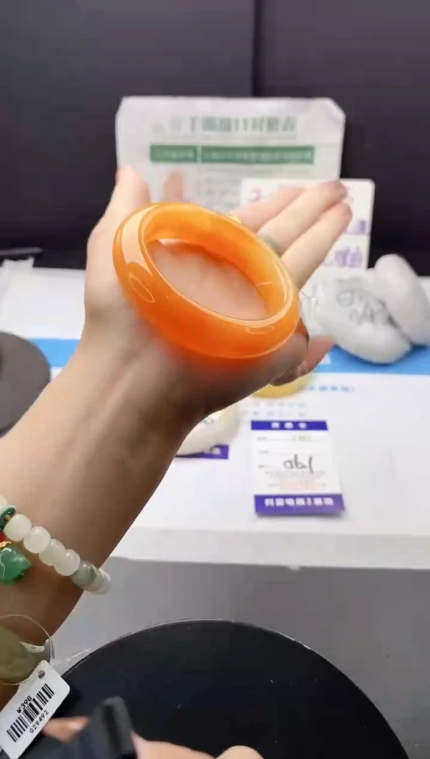 未镶嵌手镯石英质玉j141-HHB56+