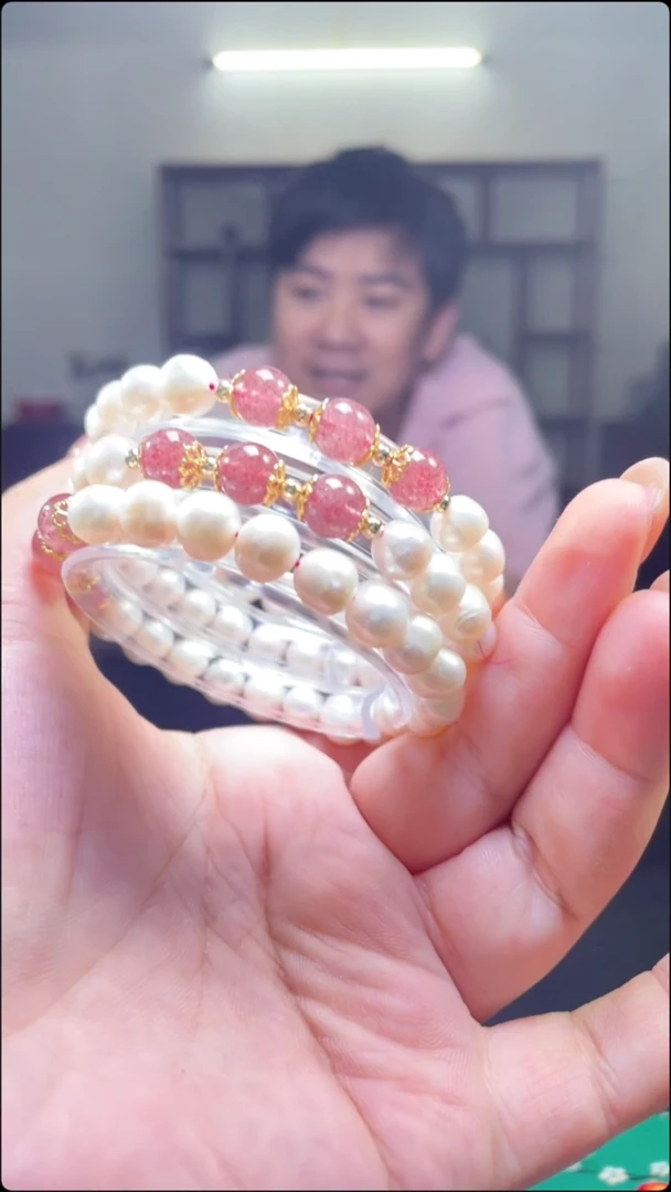 水晶手串未镶嵌随机发一个