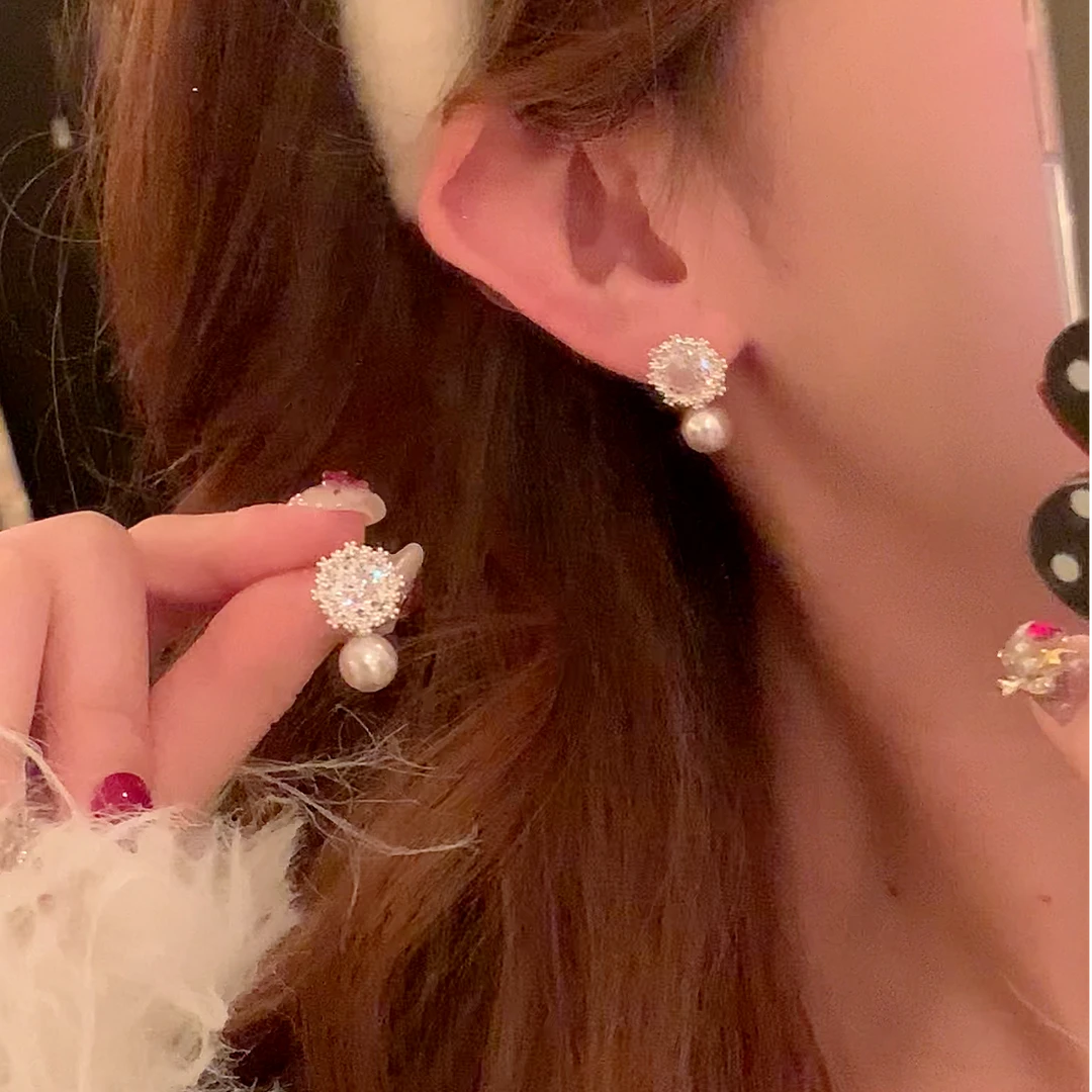 铜合金锆石耳饰 秋冬轻奢闪锆曼塔玫瑰珍珠耳环女气质耳针耳饰