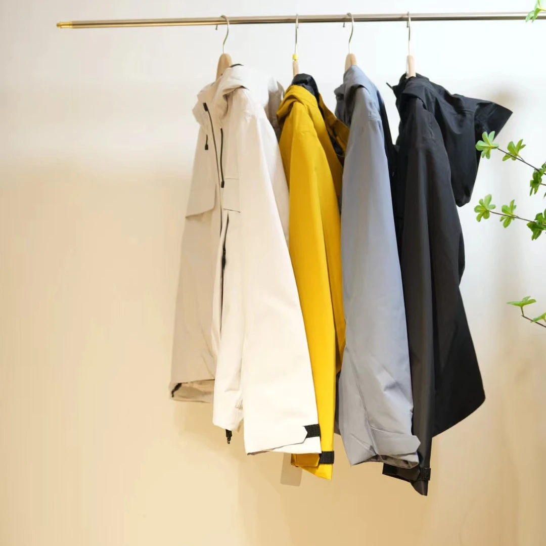 3-382-一款四色秋冬户外休闲鹅绒服连帽羽绒服女