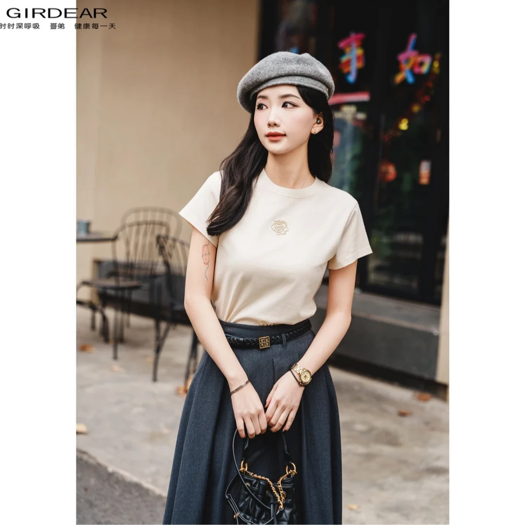 GIRDEAR/哥弟经典山茶花时尚短款圆领休闲简约显瘦短袖T恤1300996