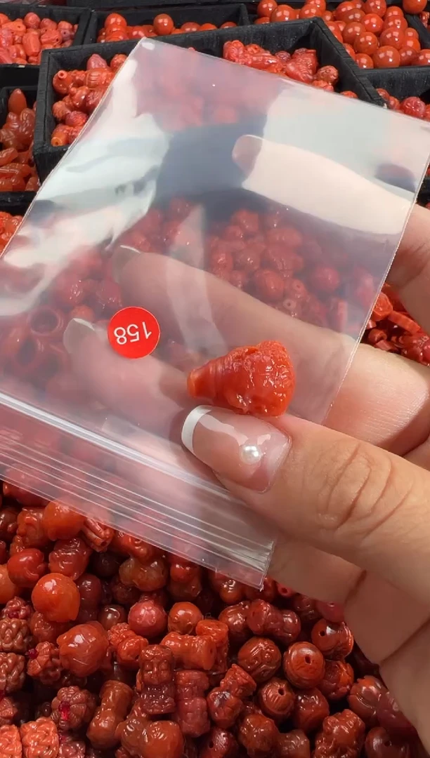 颈饰未镶嵌南红玛瑙1